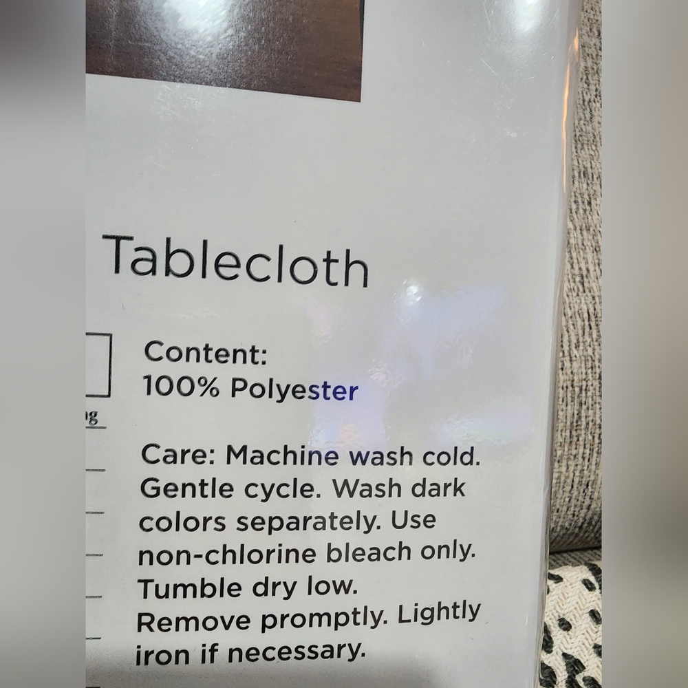 Tweed Tablecloth in Brown. 60inx 104 in - Picture 5 of 5